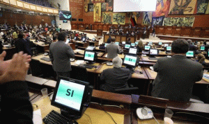 Lee más sobre el artículo ¡ES OFICIAL! LA EDUCACIÓN FINANCIERA YA ES LEY EN ECUADOR: ¿ESTAMOS PREPARADOS PARA EL CAMBIO?