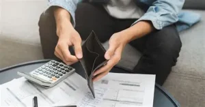 Lee más sobre el artículo LA EDUCACIÓN FINANCIERA COMO HERRAMIENTA PREVENTIVA ANTE EL SOBREENDEUDAMIENTO: DATOS Y REALIDADES CONDUCTUALES